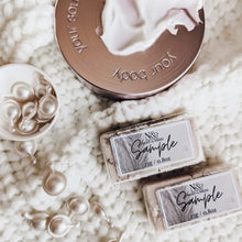 Load image into Gallery viewer, CASHMERE SWEATER &amp; COCOA BUTTER | Wax Melts
