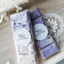 Load image into Gallery viewer, LAVENDER SPA | Preserved Lavender, Ametrine &amp; Amethyst Crystals Infused Wax Melts
