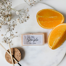 Load image into Gallery viewer, AMBER &amp; SWEET ORANGE | Preserved Orange Infused Wax Melts
