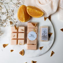 Load image into Gallery viewer, AMBER &amp; SWEET ORANGE | Preserved Orange Infused Wax Melts
