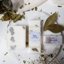 Load image into Gallery viewer, BLACKBERRY &amp; BAY | Preserved Bay Leaf Infused Wax Melts
