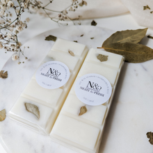 Load image into Gallery viewer, BLACKBERRY &amp; BAY | Preserved Bay Leaf Infused Wax Melts
