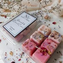 Load image into Gallery viewer, ROSEWOOD &amp; COCONUT CREMÈ | Preserved Rose &amp; Cornflower Infused Wax Melts
