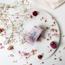 Load image into Gallery viewer, MARSHMALLOW &amp; PINK LYCHEE | Preserved Pink Petals Infused Wax Melts
