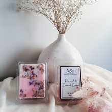 Load image into Gallery viewer, ROSEWOOD &amp; COCONUT CREMÈ | Preserved Rose &amp; Cornflower Infused Wax Melts
