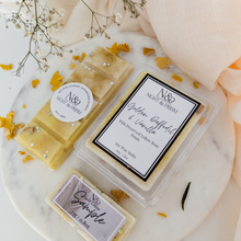 Load image into Gallery viewer, GOLDEN DAFFODIL &amp; VANILLA | Preserved Yellow Rose Petals Infused Wax Melts
