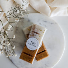 Load image into Gallery viewer, LAVISH LAUNDRY | 24K Gold Leaf Infused Wax Melts
